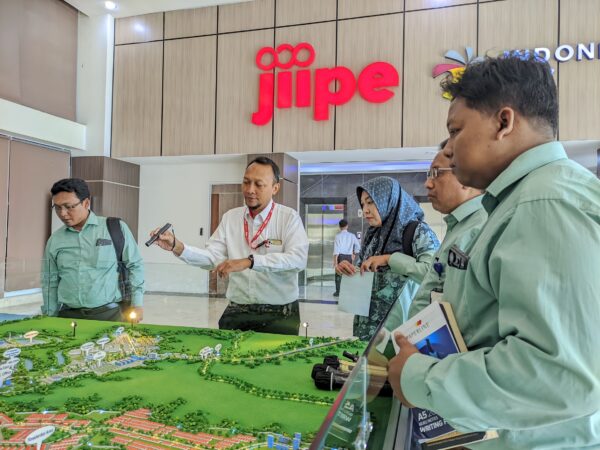 Berkunjung ke JIIPE, SMK Islamic Qon Perkuat "Link and Match" antara Sekolah dan Dunia Industri