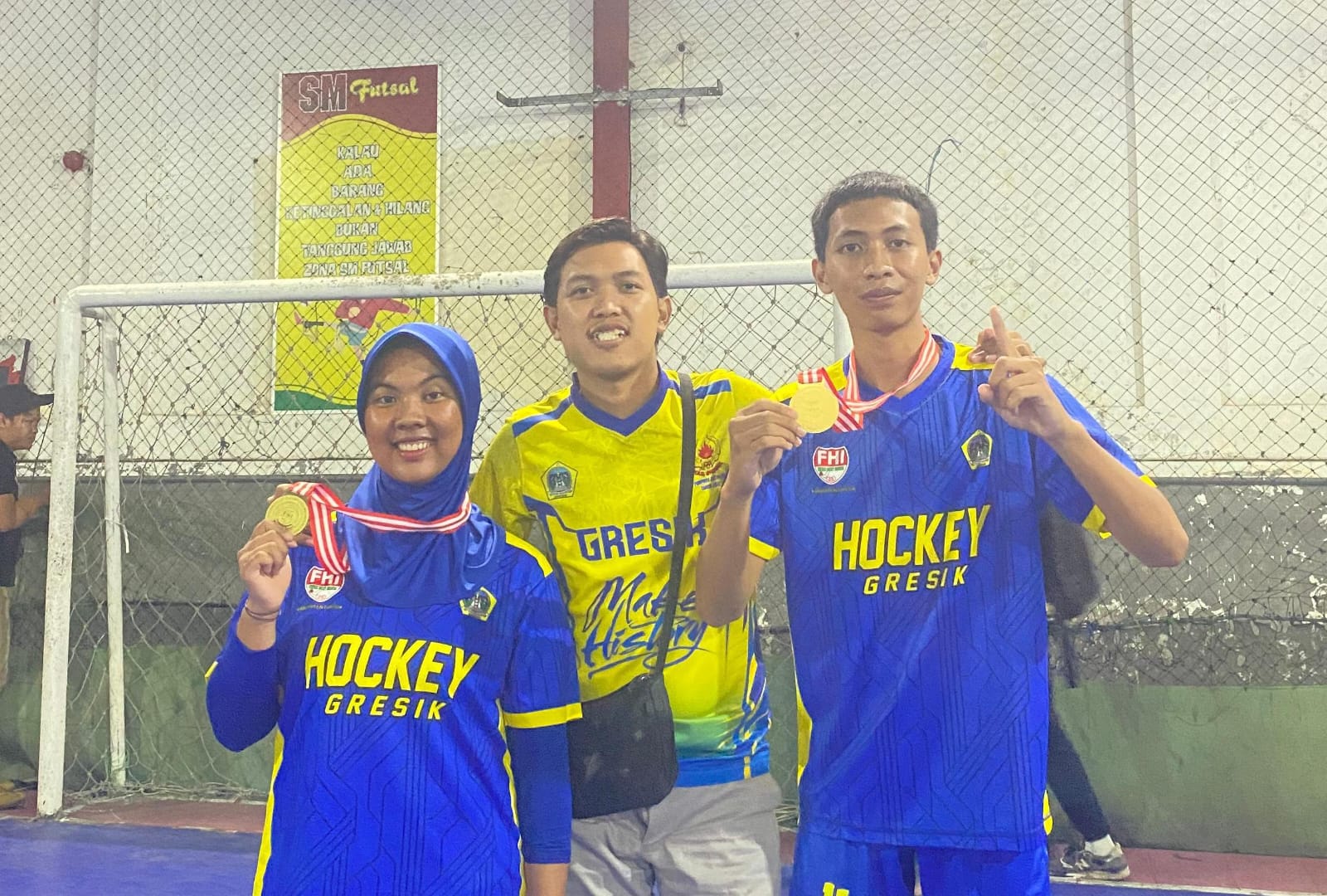 Perwakilan Siswa dan Siswi SMK Islamic Qon Raih Medali Emas di Kejuaraan Piala Wali Kota Malang Hockey Indoor Jawa Timur